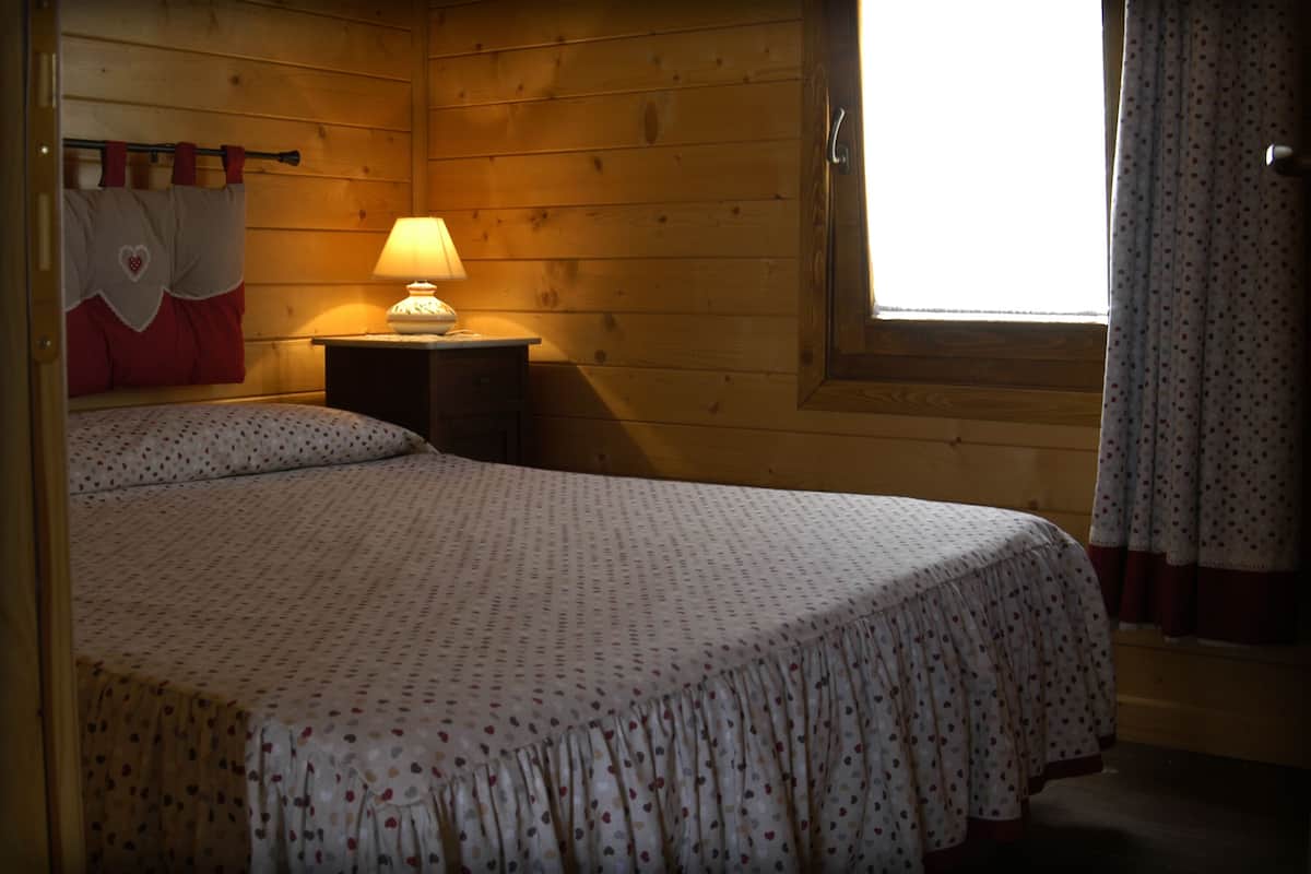 Executive House, 2 Bedrooms | Premium bedding, in-room safe, blackout drapes, iron/ironing board