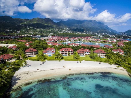 Sun loungers, beach towels. Luxury Eden Island Apt - 1st Floor, quiet,WiFi, near beach, pool+childrens pool