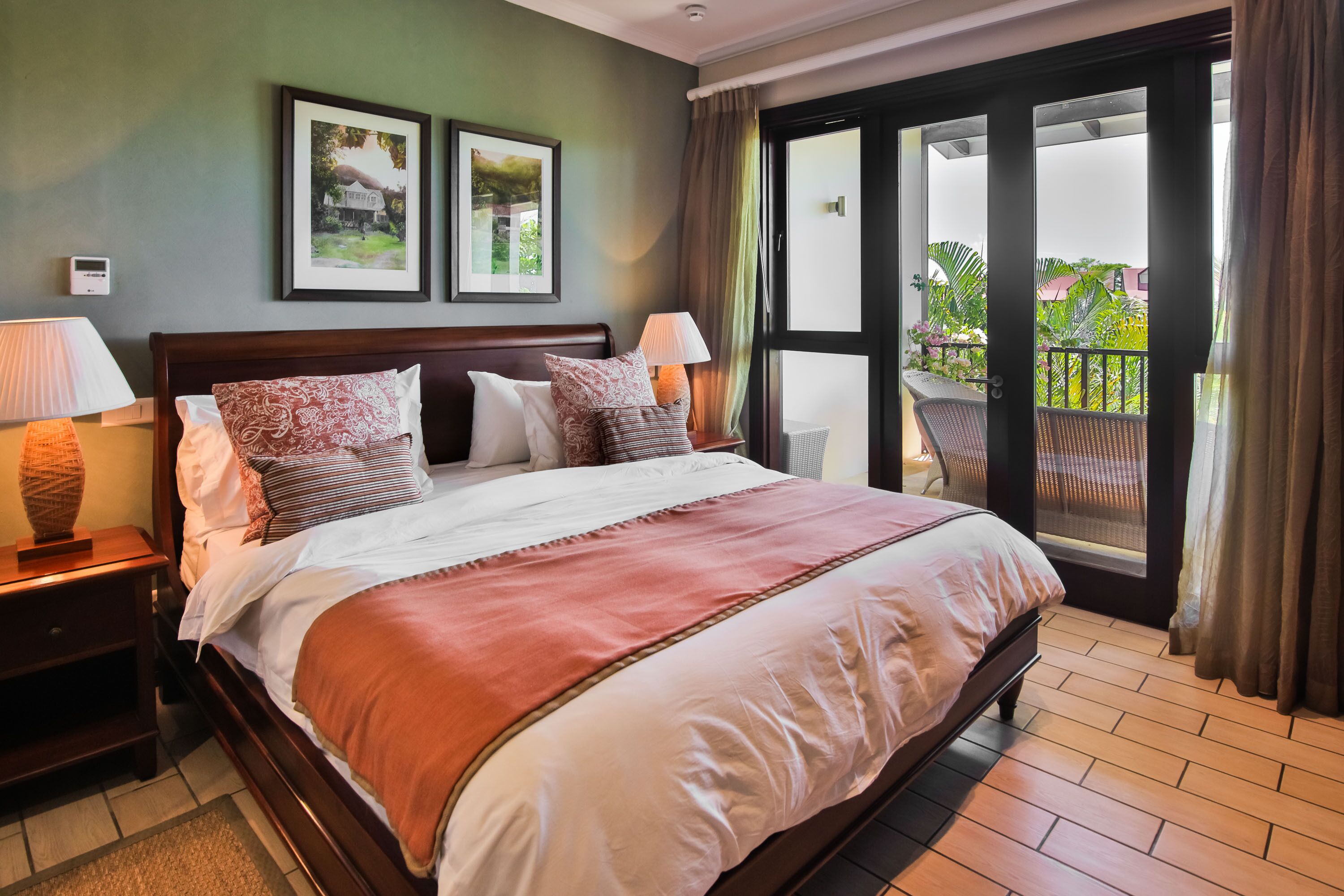 2 多间卧室、客房内保险箱、熨斗/熨衣板、免费 WiFi