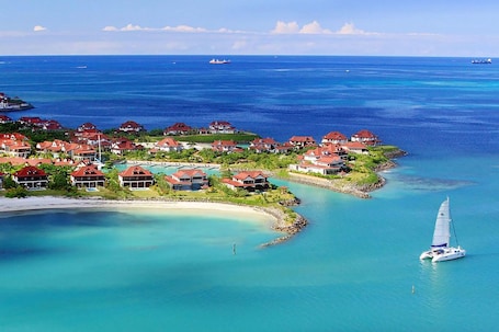 Sun-loungers, beach towels. Luxury Eden Island Apt - 1st Floor, quiet,WiFi, near beach, pool+childrens pool