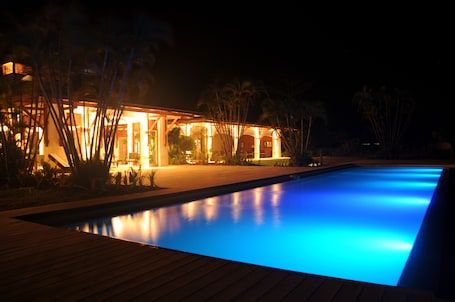 Outdoor pool. Luxury Eden Island Apt - 1st Floor, quiet,WiFi, near beach, pool+childrens pool