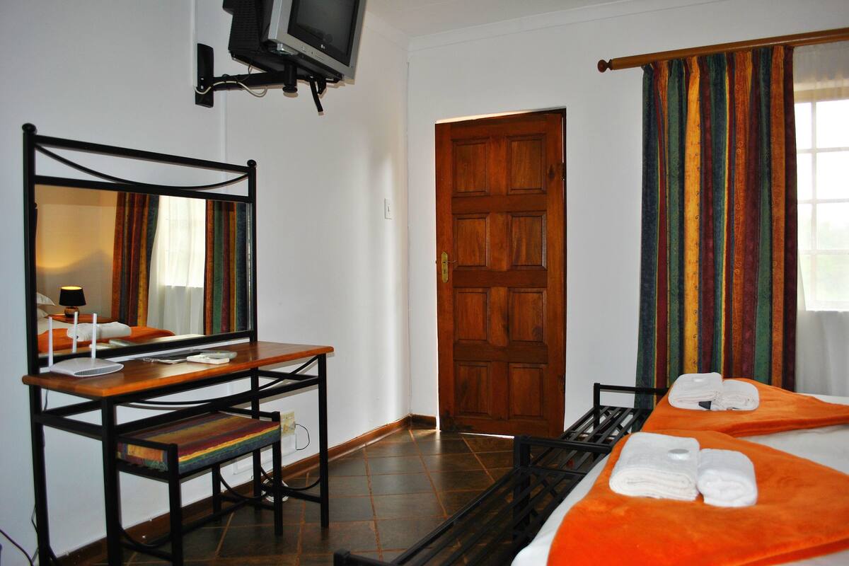 2 bedrooms, in-room safe, individually decorated, individually furnished