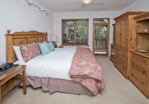 2 bedrooms, desk, iron/ironing board, WiFi - Exclusive Arrowhead Village Condo, Steps from the Lift, garage, ski locker!! (Edwards)