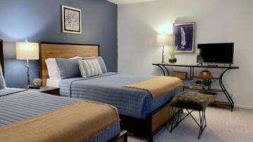 2 bedrooms, laptop workspace, iron/ironing board, internet