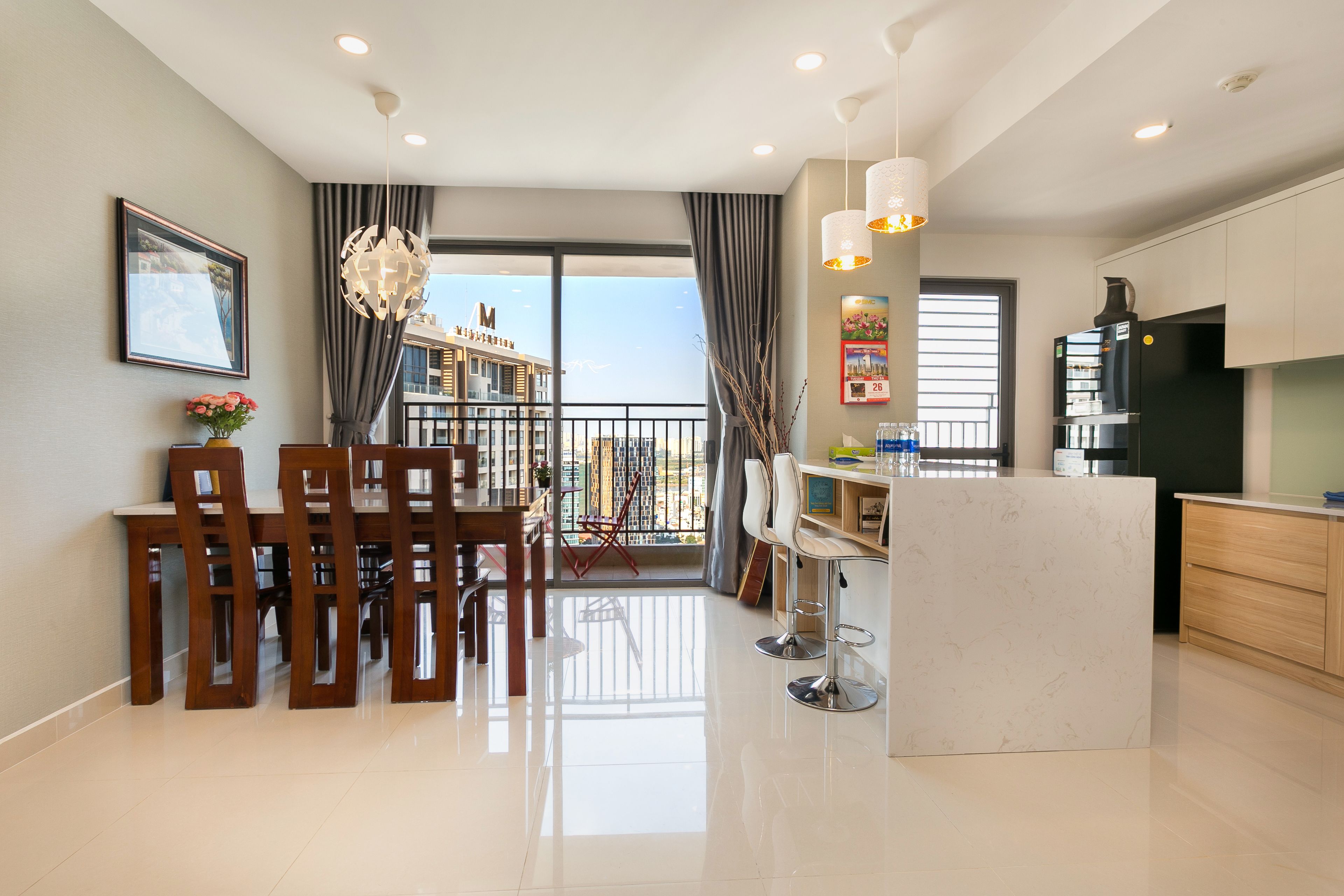 Departamento Confort, 3 habitaciones, 2 baños, torre | Sala de estar | Televisión LCD 