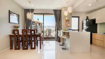 Comfort Apartment, 3 Bedrooms, 2 Bathrooms, Tower | Living room | LCD TV