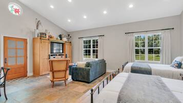 1 bedroom, iron/ironing board, travel crib, WiFi