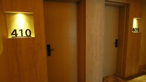 Chambre Standard | Bureau, rideaux occultants, fer et planche à repasser, Wi-Fi gratuit