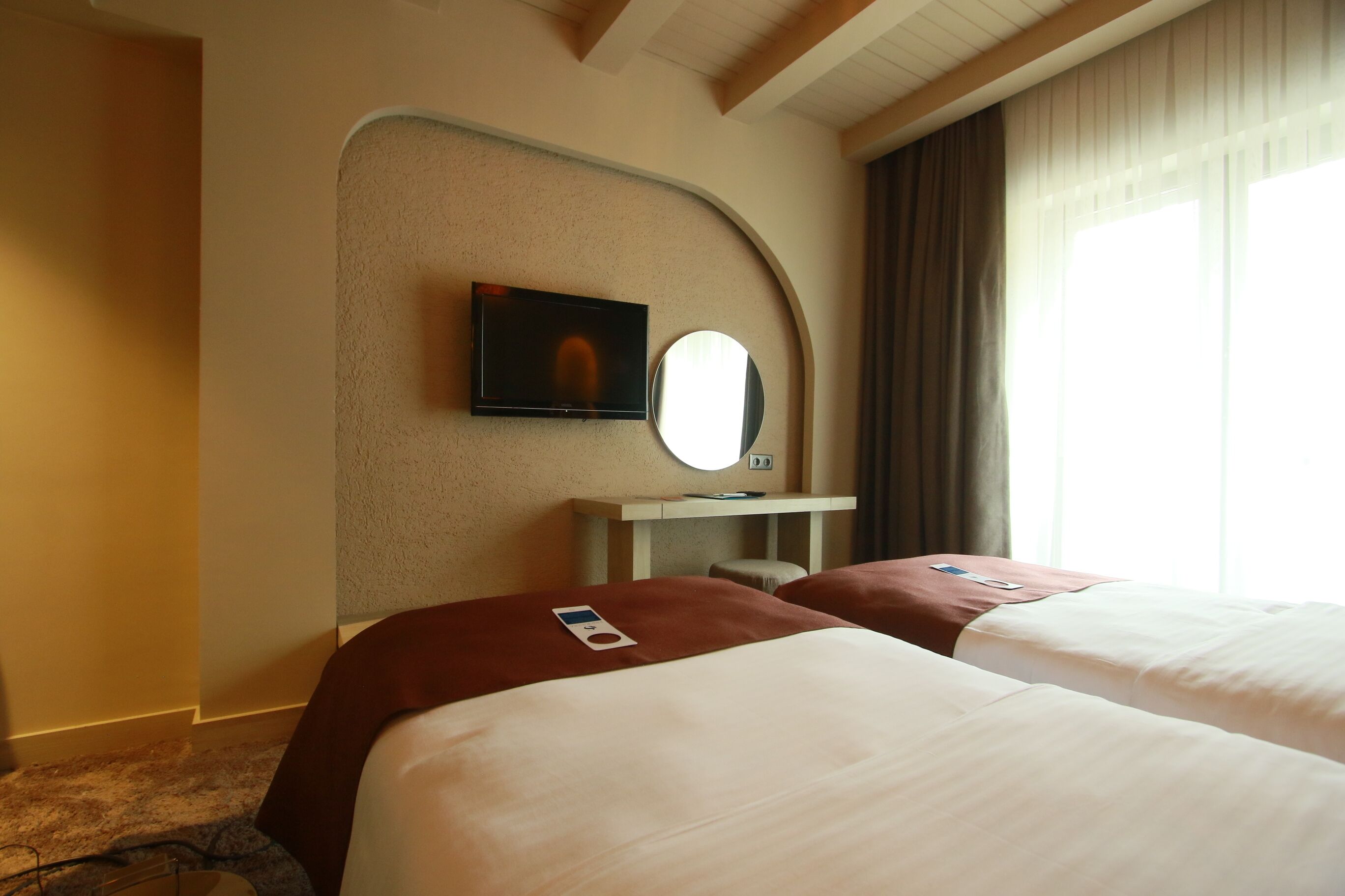 standard room | desk, blackout curtains, iron/ironing board, free wifi