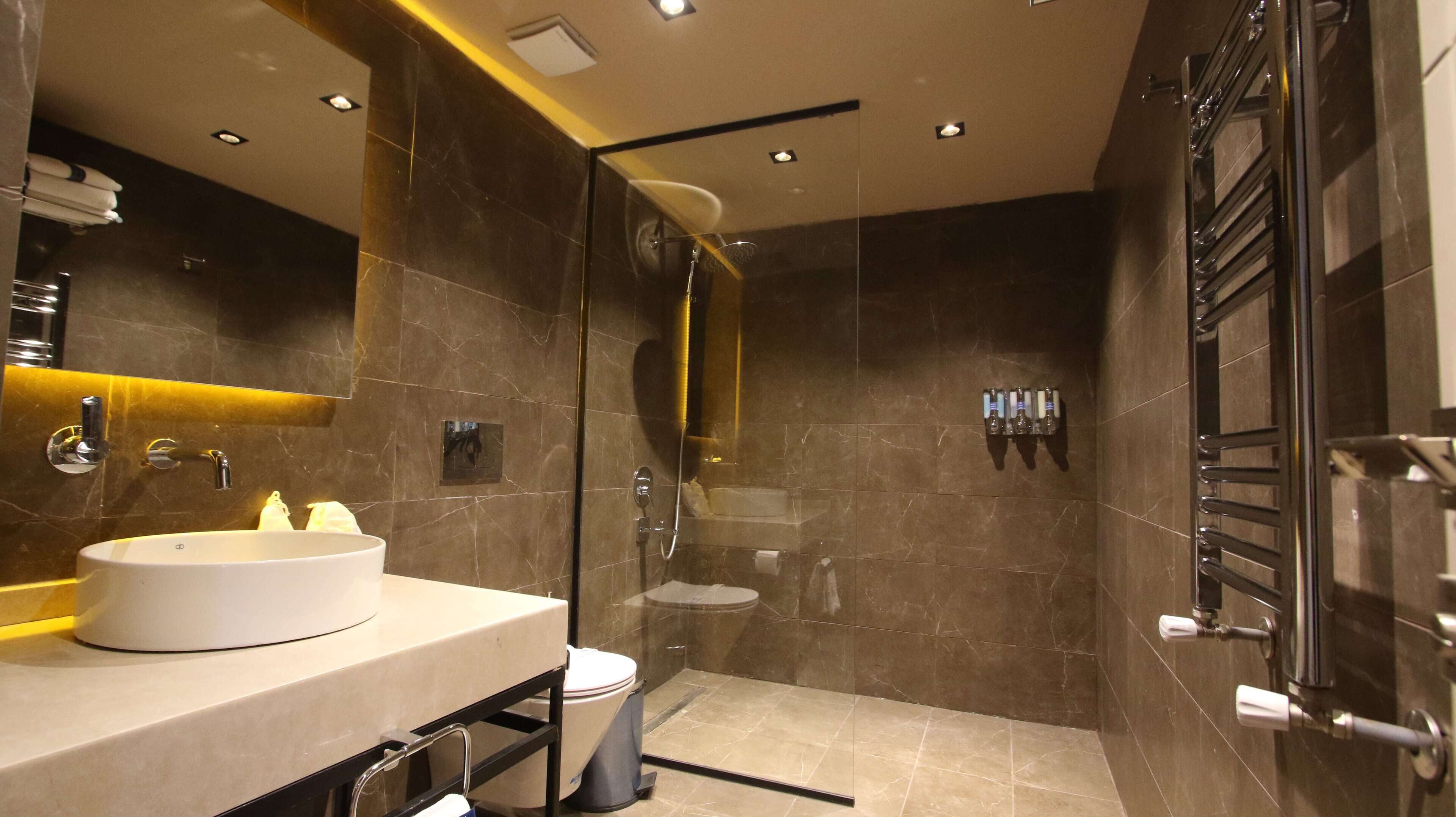 shower, hydromassage showerhead, eco-friendly toiletries, hair dryer