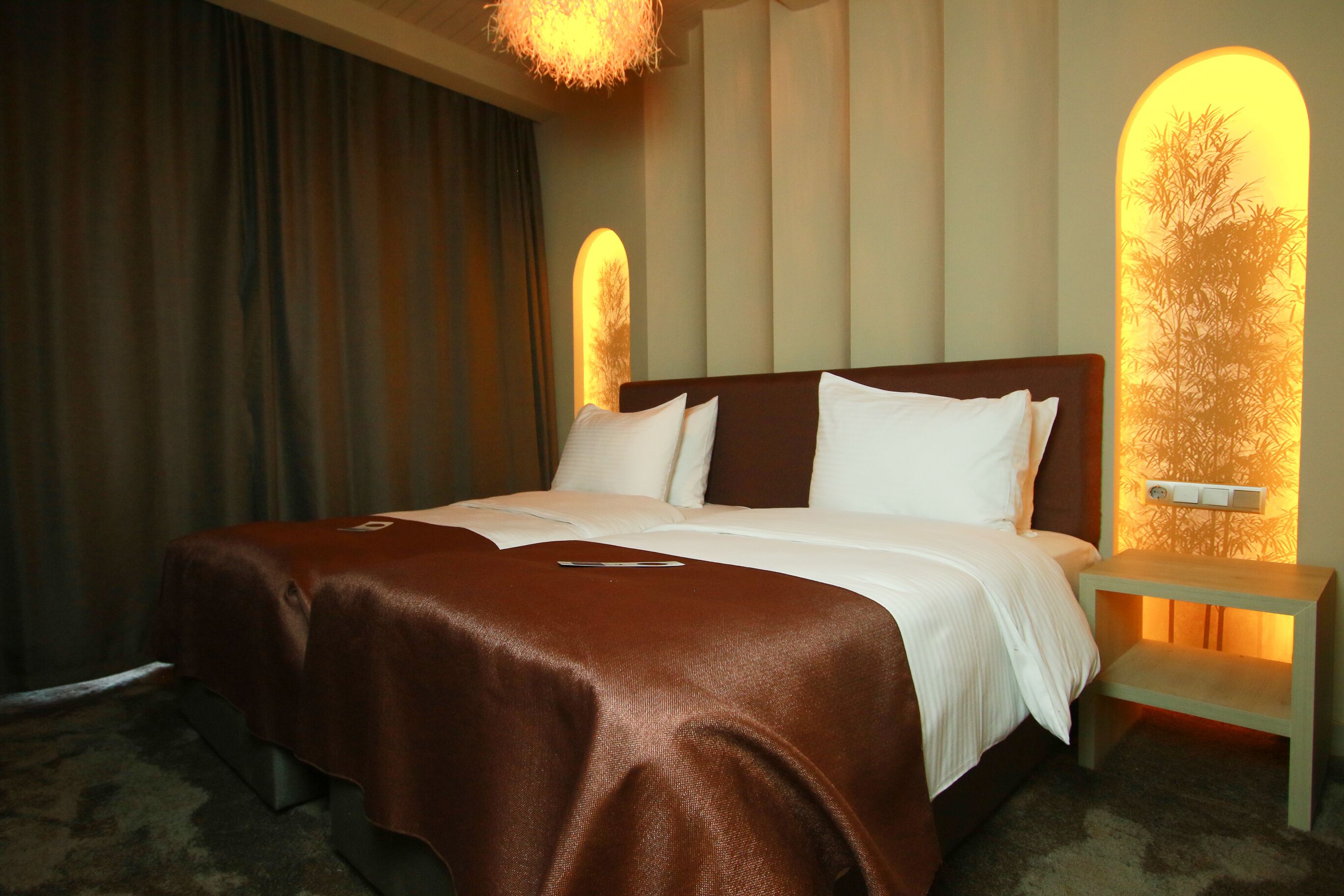 standard room | desk, blackout curtains, iron/ironing board, free wifi