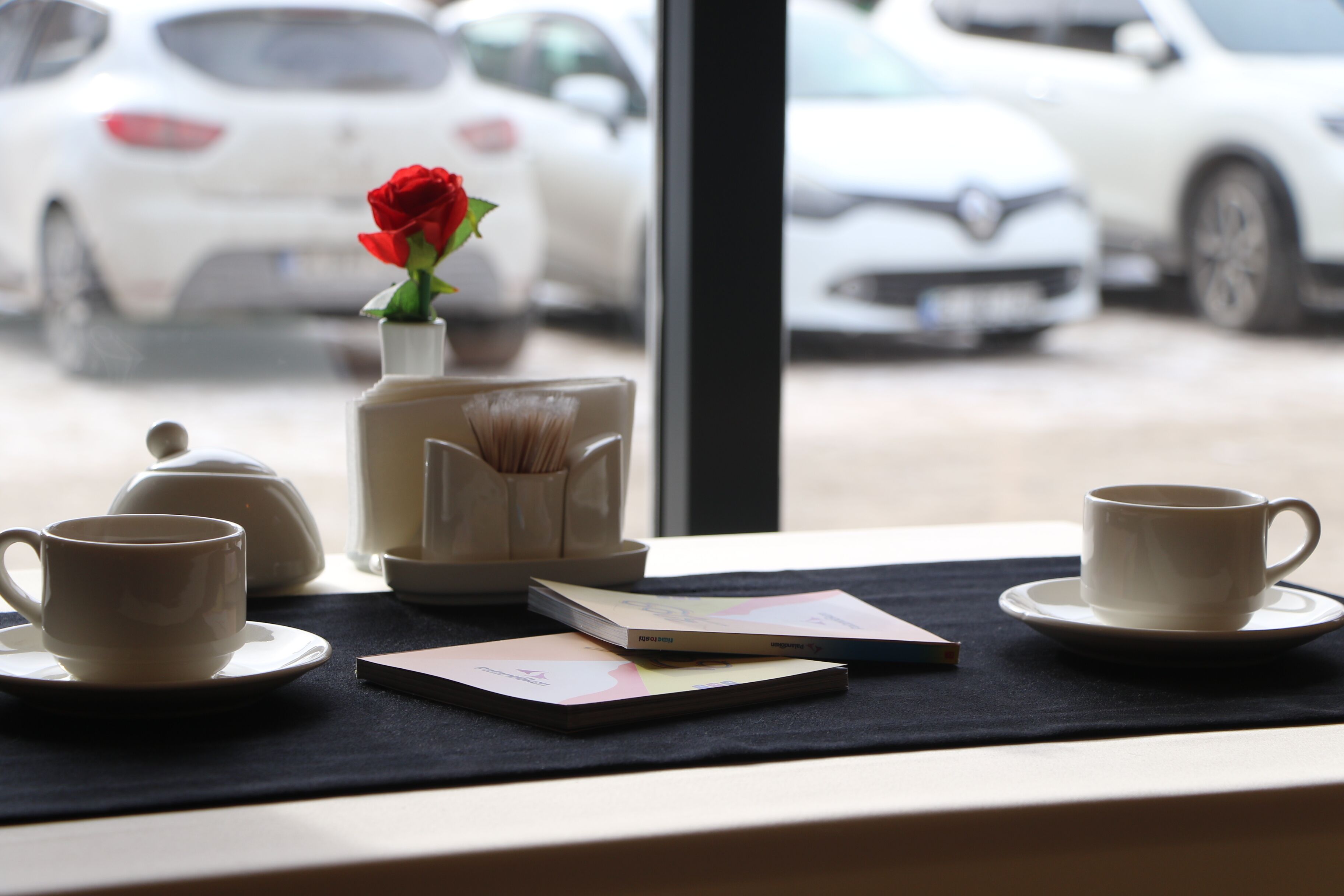 breakfast, lunch and dinner served