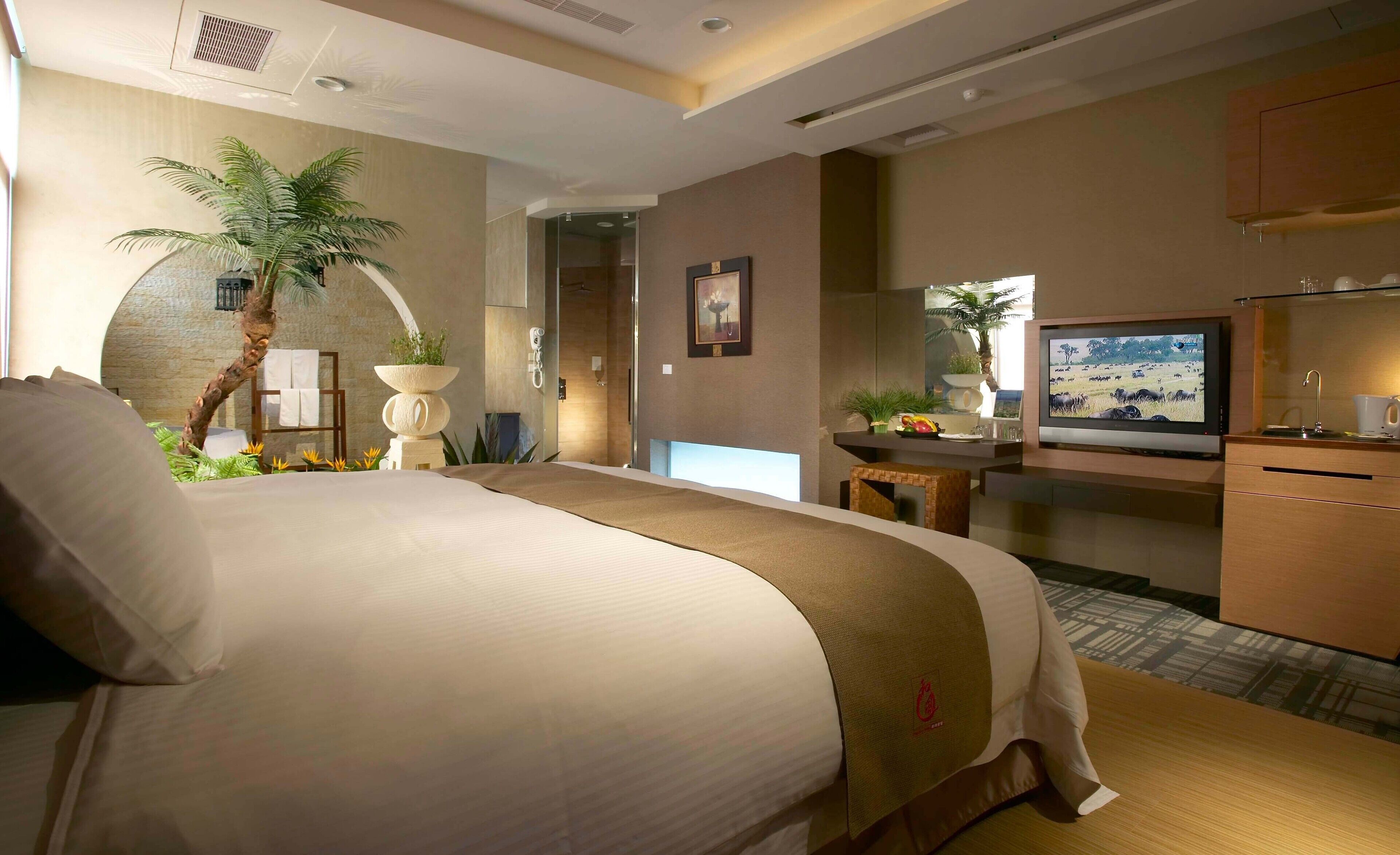 superior double room | desk, free wifi, bed sheets