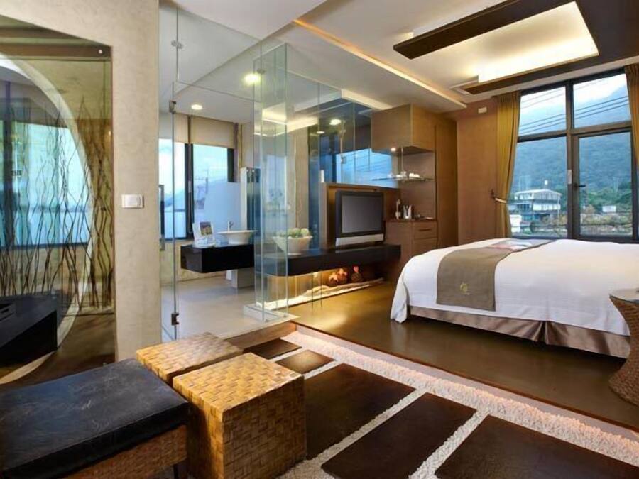 Standard Double Room | Desk, free WiFi, bed sheets