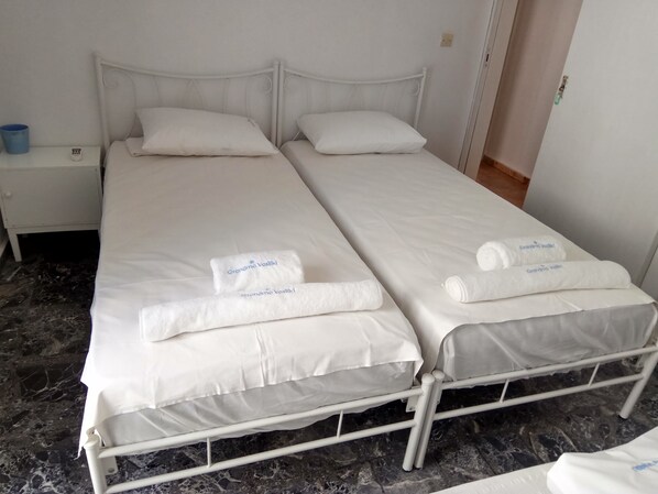 1 Schlafzimmer, Allergikerbettwaren, Zimmersafe, Bügeleisen/Bügelbrett