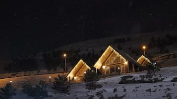 Fassade der Unterkunft – Abend/Nacht