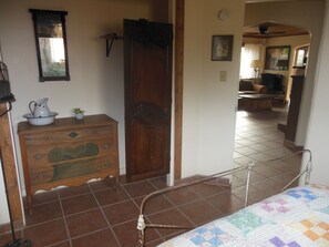 3 chambres, fer et planche à repasser, Wi-Fi, draps fournis