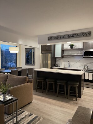 Interior - SKI -IN SKI-OUT TRAIL TO GONDOLA!1 BLK TO ASPEN CORE, NEW HEATED POOL/JACUZZI (Aspen)