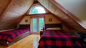 4 habitaciones, tabla de planchar con plancha, cuna de viaje y wifi 