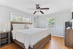 Room - Beach House -optional BIKES - Walk 2 Shops & Fun (Saint Simons Island)
