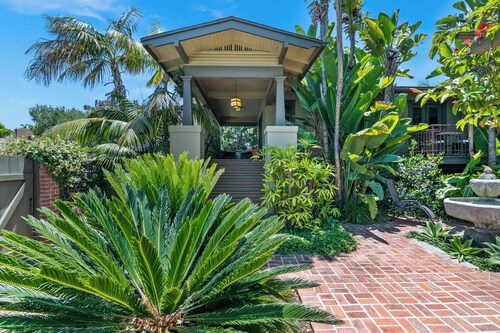 Grand Treetop Suite at Resort-like Estate... steps to Balboa Park & Zoo  
