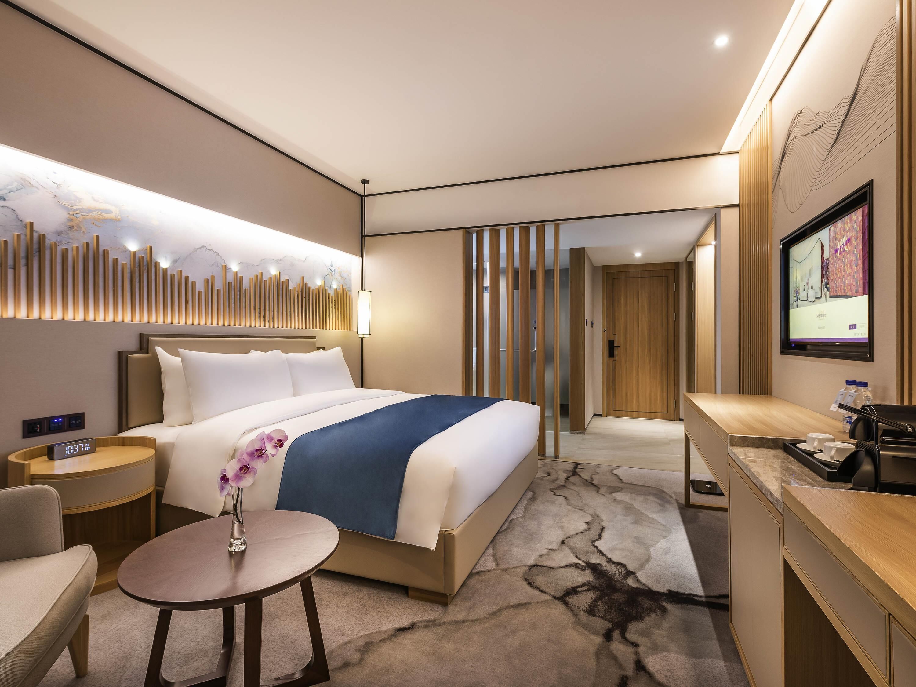 Standard Room, 1 King Bed