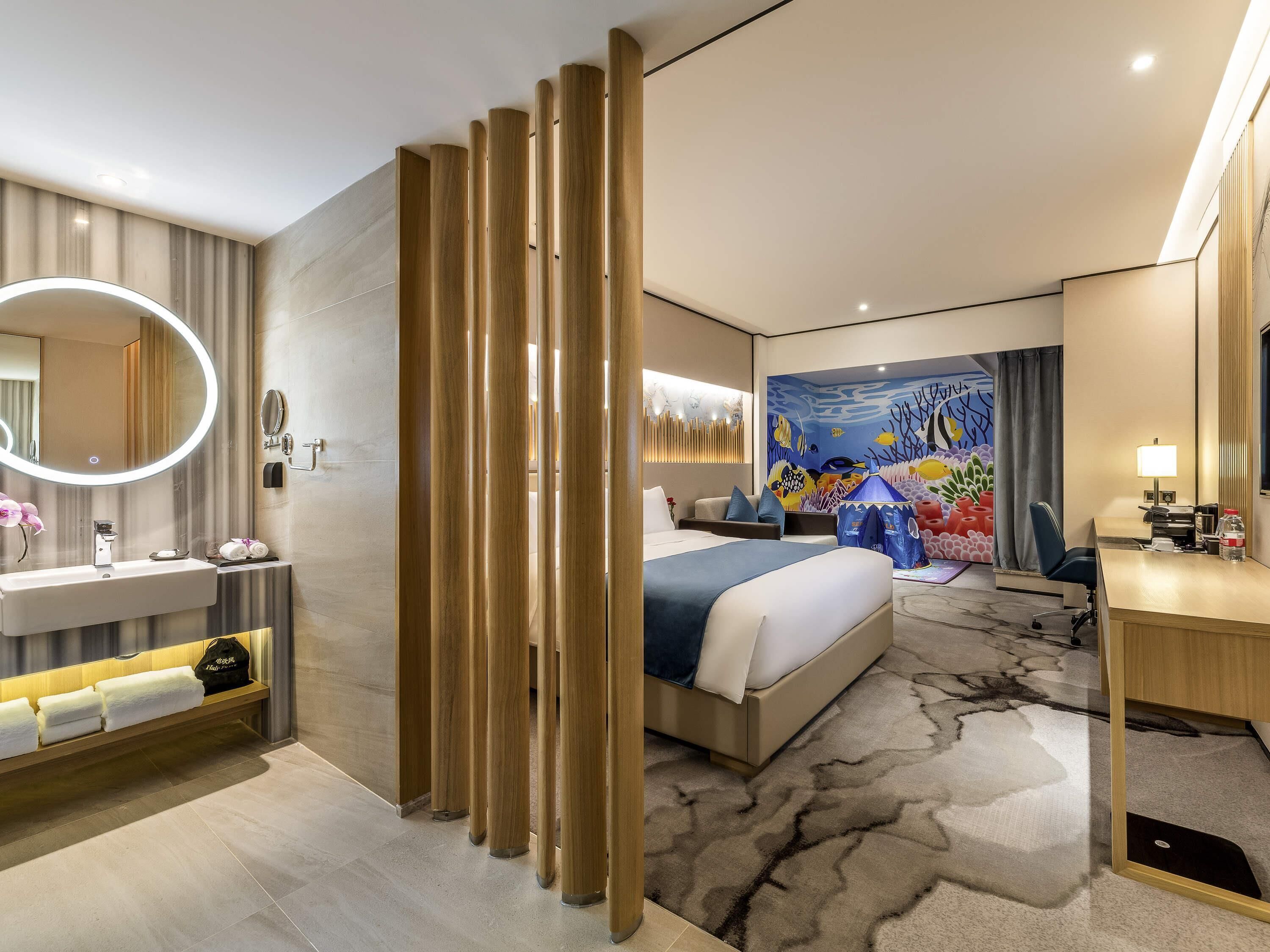 Executive-huone, 1 suuri parisänky | Minibaari, tallelokero huoneessa, työpöytä, pimennysverhot