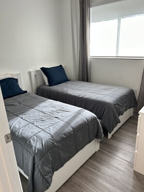 2 chambres, fer et planche à repasser, Wi-Fi gratuit, draps fournis