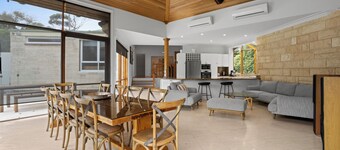 NEW HEATED INGROUND POOL, SUPERB PRIME SORRENTO HOLIDAY LOCATION, KERFERD