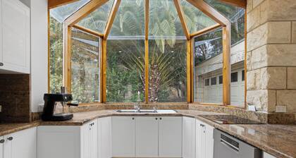 NEW HEATED INGROUND POOL, SUPERB PRIME SORRENTO HOLIDAY LOCATION, KERFERD