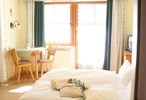 Habitación doble, terraza | Wifi gratis y ropa de cama