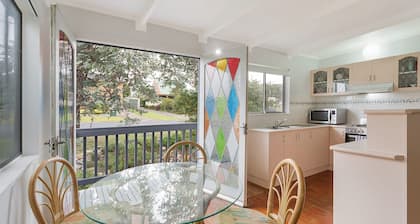 Pet-friendly Beach House @ Kianga