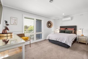 5 slaapkamers, een strijkplank/strijkijzer, gratis wifi, beddengoed