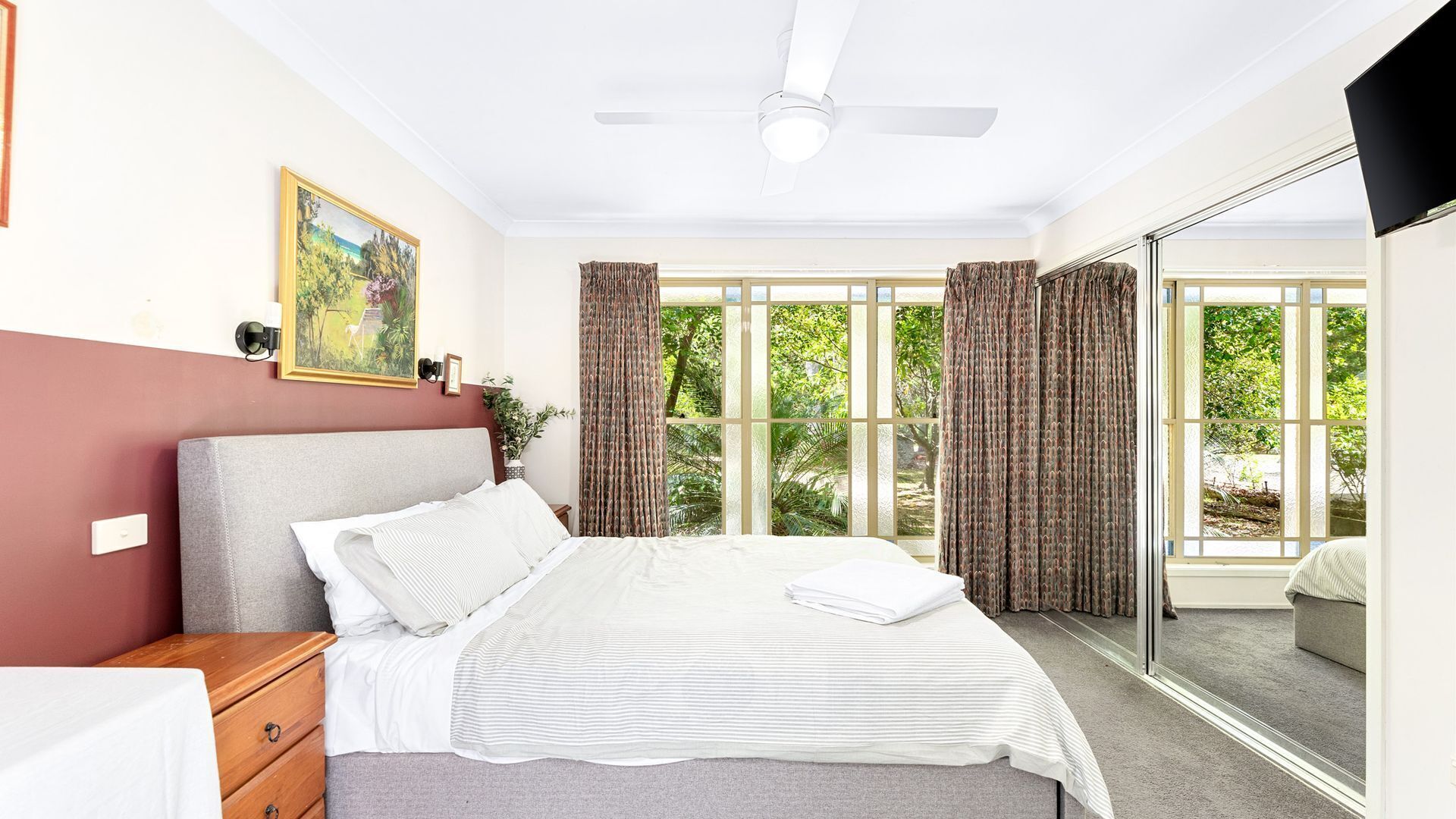 4 bedrooms, iron/ironing board, WiFi, wheelchair access