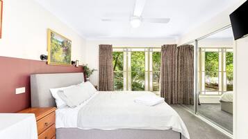 4 bedrooms, iron/ironing board, WiFi, wheelchair access