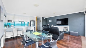 Dining - Pacific Pines Unit 5 (NAROOMA)