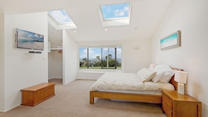 5 bedrooms, iron/ironing board, free WiFi - 106 Ocean Parade Dalmeny (Dalmeny)