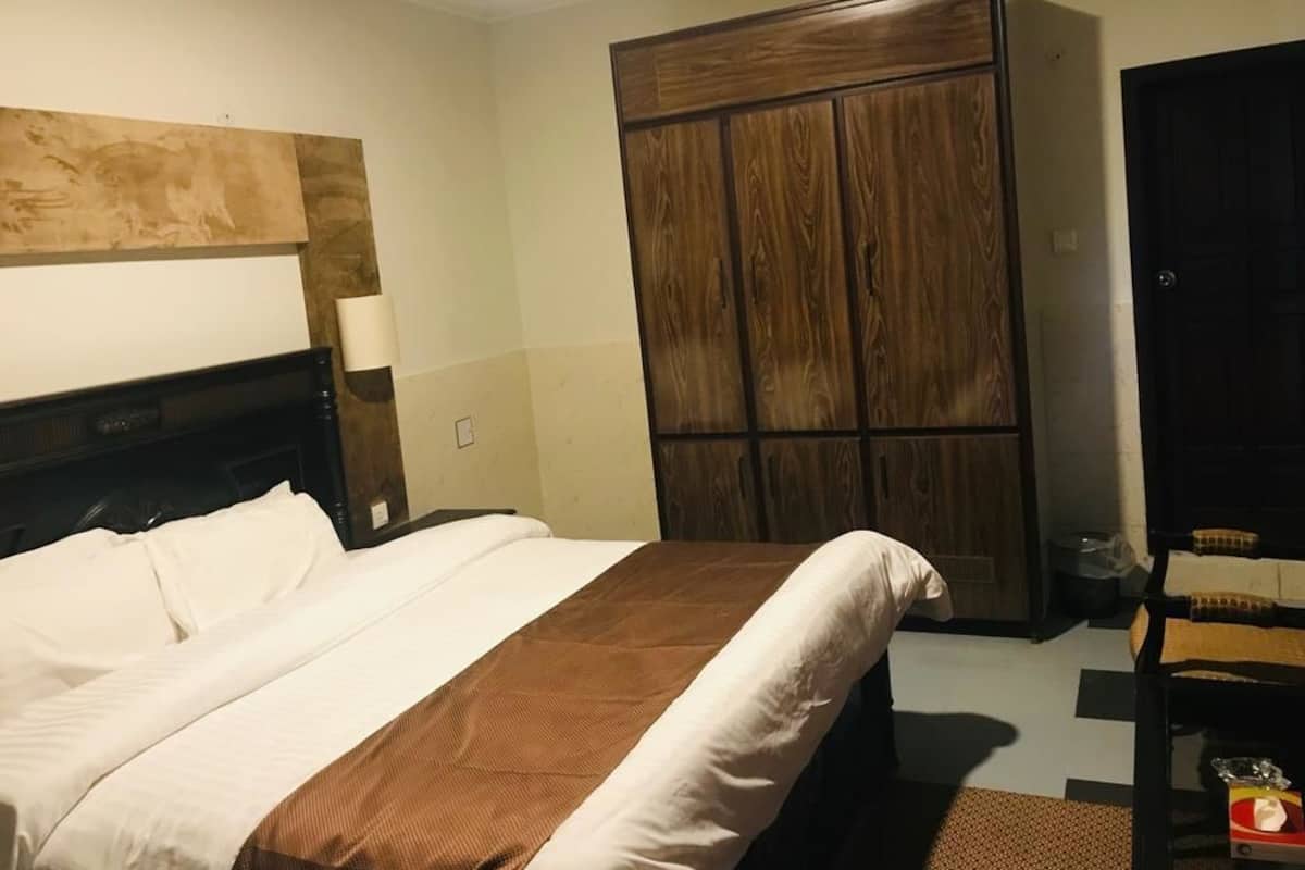 Minibar, bureau, rideaux occultants, chambres insonorisées