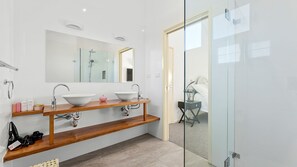Bathtub