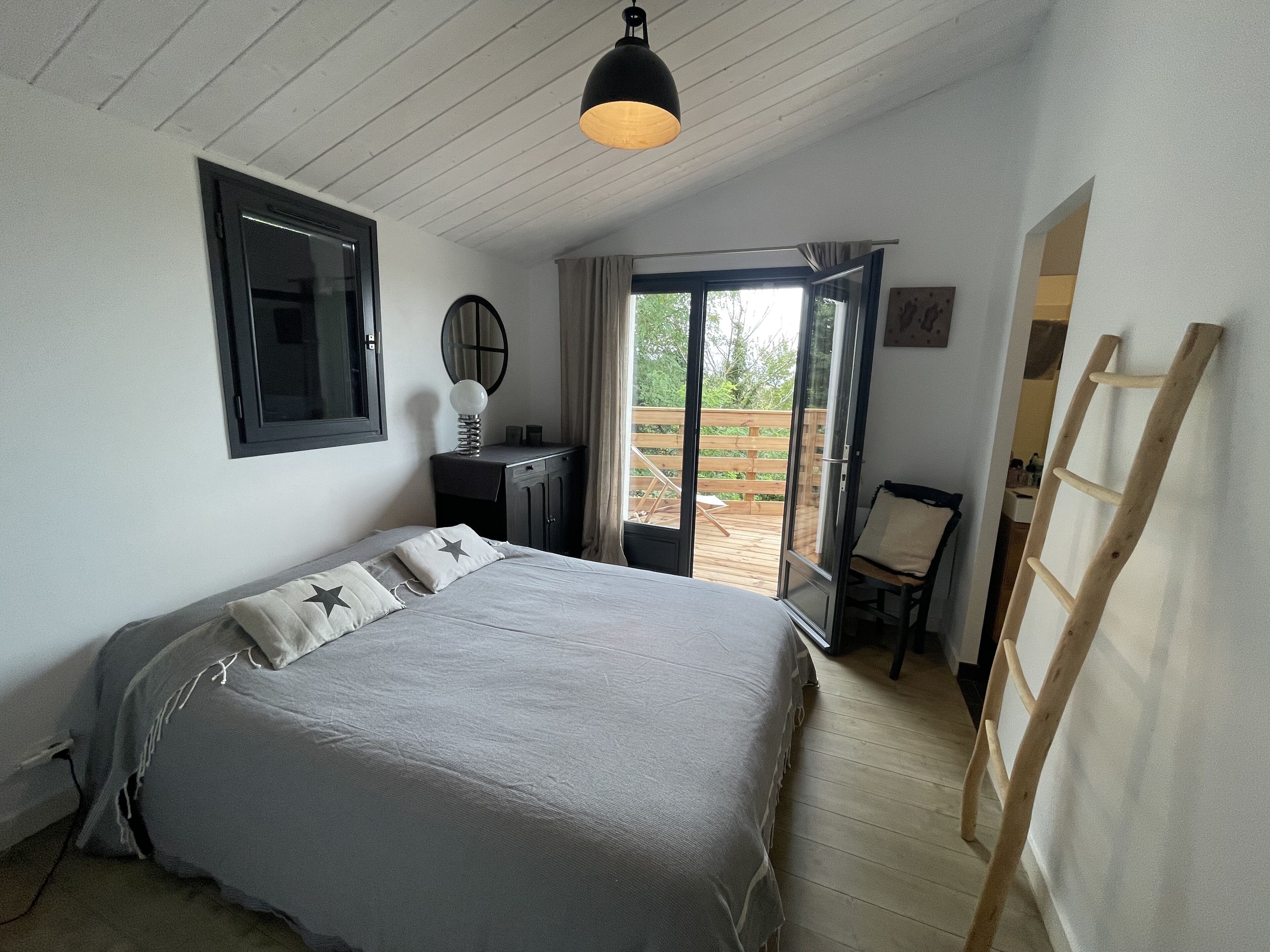 5 Schlafzimmer, Bügeleisen/Bügelbrett, kostenloses WLAN