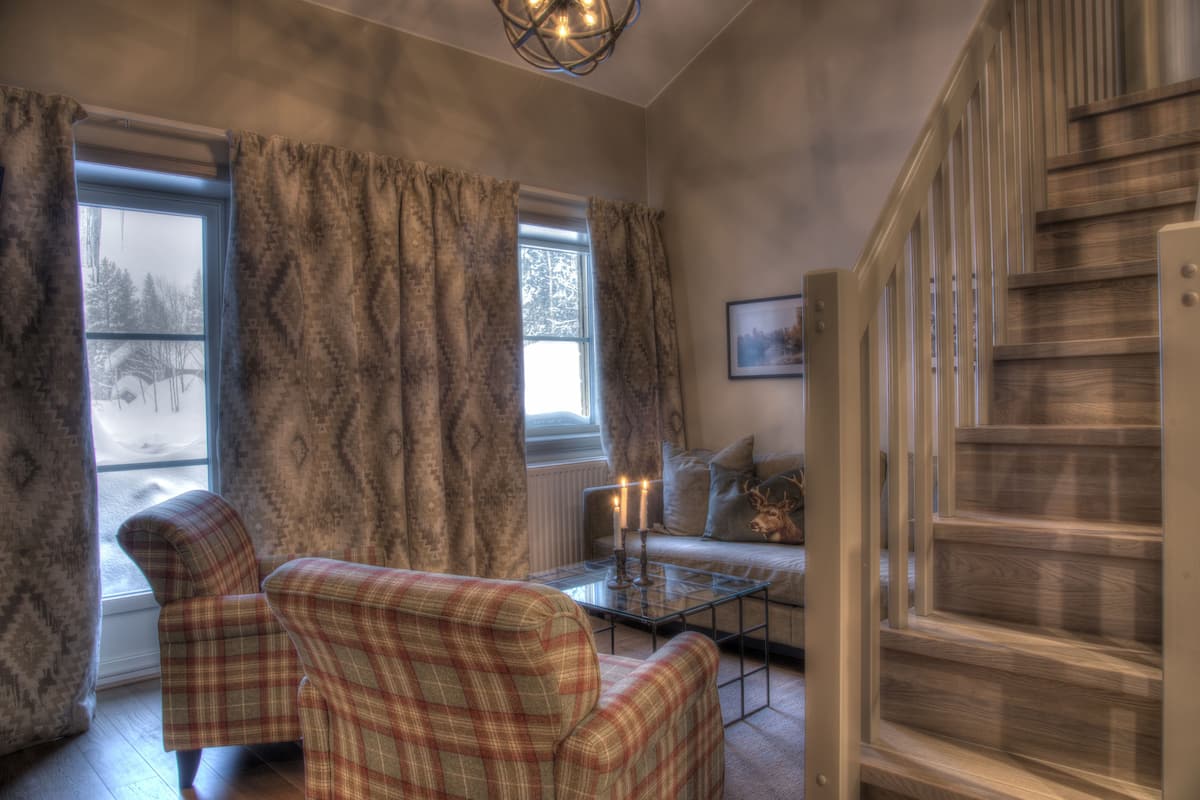 Family Suite (2 floors #112) | Minibar, in-room safe, desk, laptop workspace