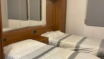 3 bedrooms, iron/ironing board, Internet, bed sheets