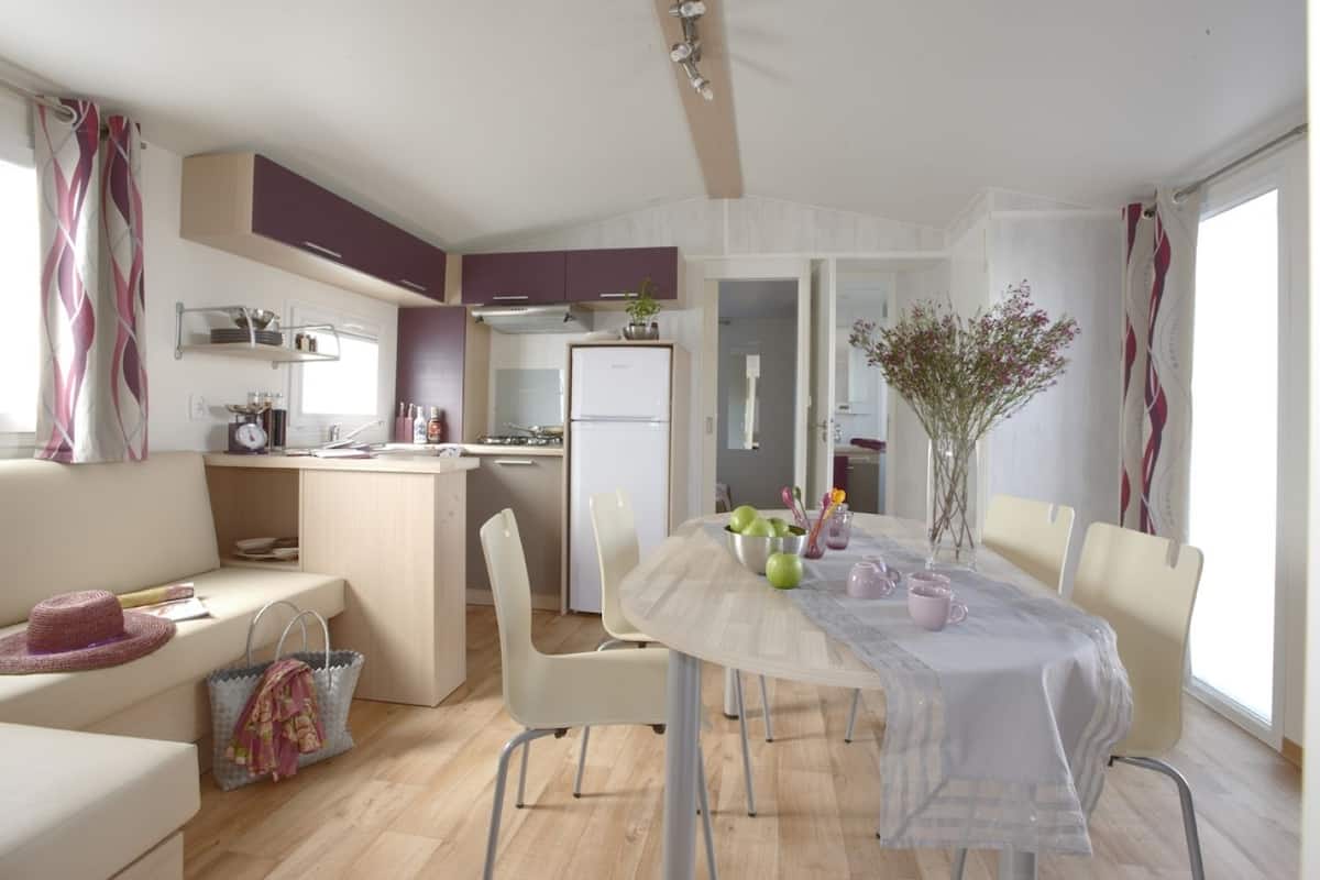 Mobile Home (Large Confort) | Living area | Flat-screen TV