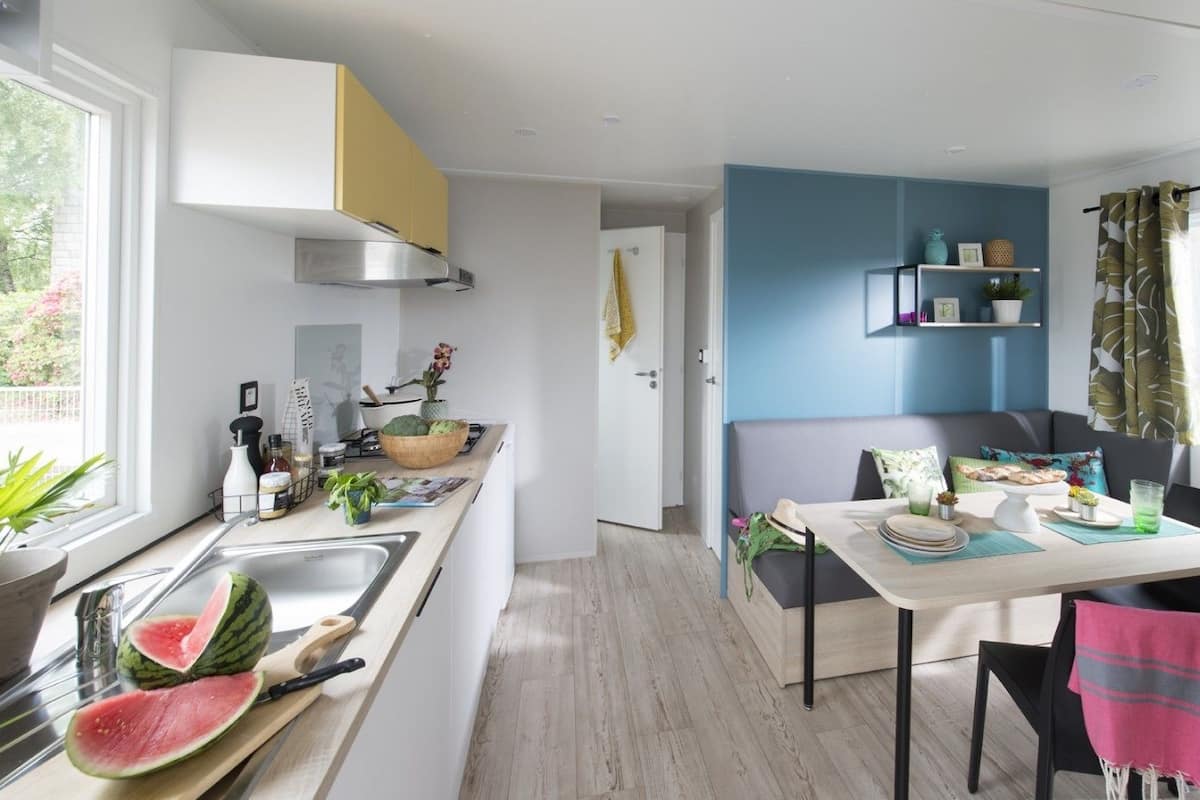 Mobile Home (Océan Confort) | Living area | Flat-screen TV