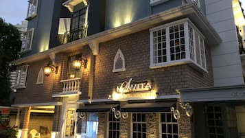 Front of property – evening/night