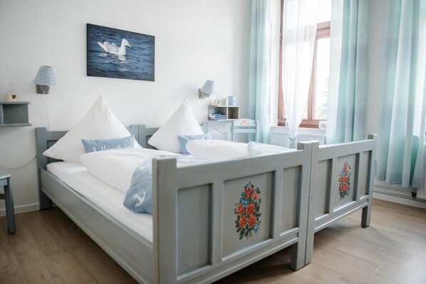 Soundproofing, free WiFi