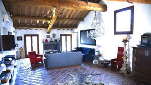 Deluxe Suite | Living area | Flat-screen TV - Cesare Magli e Figli Residenza d'Epoca (Molinella)