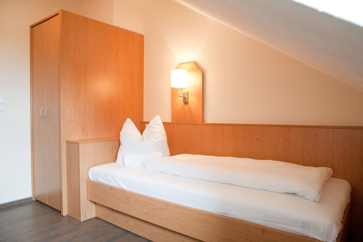 公寓 (4 Single Rooms) | 低過敏寢具、書桌、熨斗/熨衣板、免費無線上網