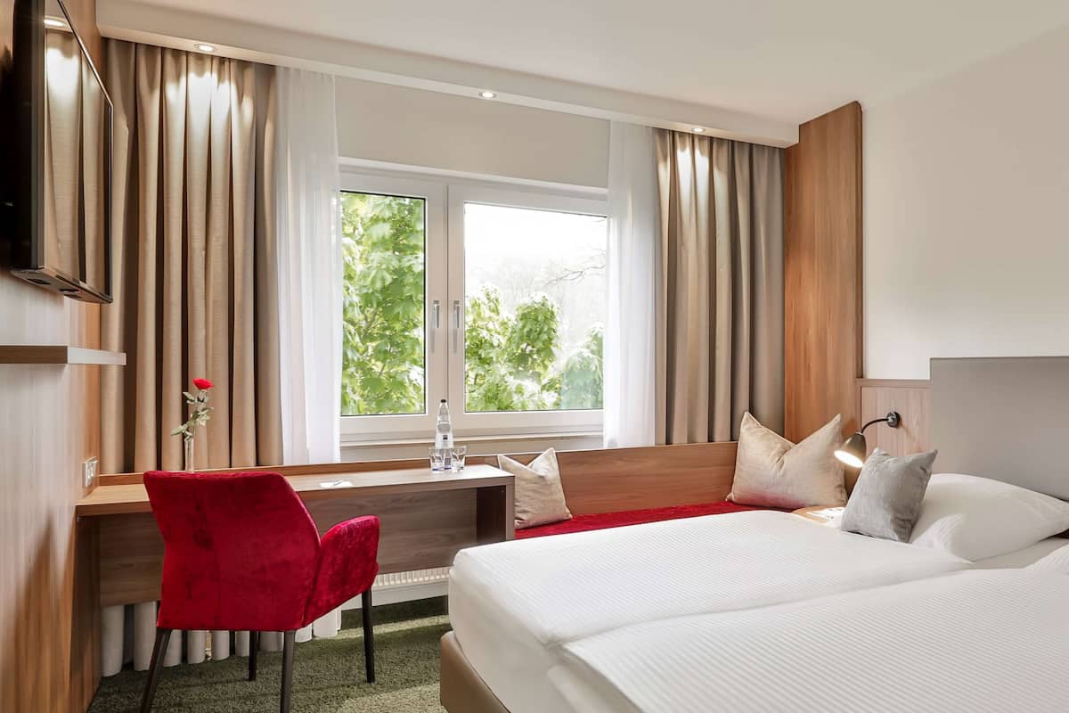 Superior Double Room | 1 bedroom, hypo-allergenic bedding, desk, laptop workspace