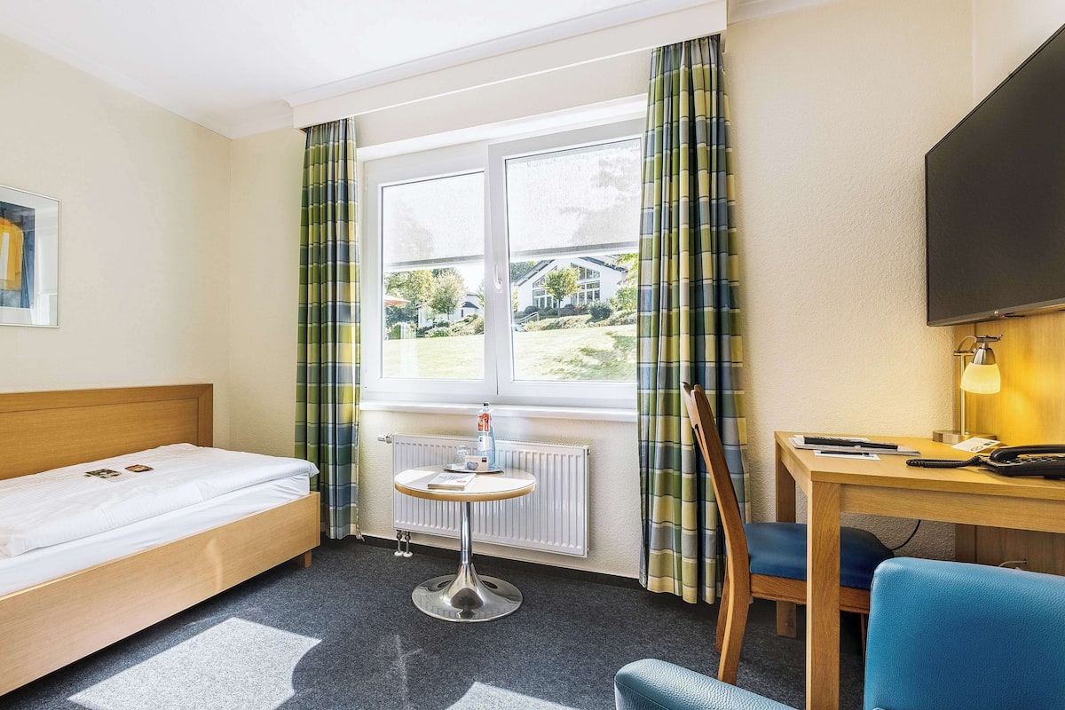 Single Room | 1 bedroom, hypo-allergenic bedding, desk, laptop workspace
